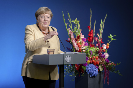 Ausstellungseröffnung 'Unsichtbare Wissenschaftlerinnen - Versäumte Bilder' in Berlin