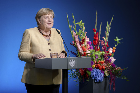 Ausstellungseröffnung 'Unsichtbare Wissenschaftlerinnen - Versäumte Bilder' in Berlin