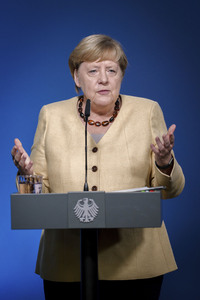 Ausstellungseröffnung 'Unsichtbare Wissenschaftlerinnen - Versäumte Bilder' in Berlin