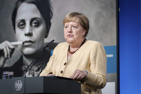 Ausstellungseröffnung 'Unsichtbare Wissenschaftlerinnen - Versäumte Bilder' in Berlin