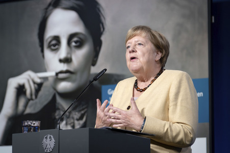 Ausstellungseröffnung 'Unsichtbare Wissenschaftlerinnen - Versäumte Bilder' in Berlin