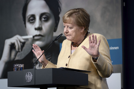 Ausstellungseröffnung 'Unsichtbare Wissenschaftlerinnen - Versäumte Bilder' in Berlin