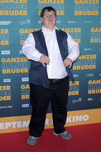Filmpremiere 'Ganzer halber Bruder' in Köln