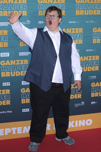 Filmpremiere 'Ganzer halber Bruder' in Köln