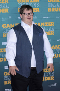 Filmpremiere 'Ganzer halber Bruder' in Köln