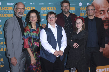 Filmpremiere 'Ganzer halber Bruder' in Köln