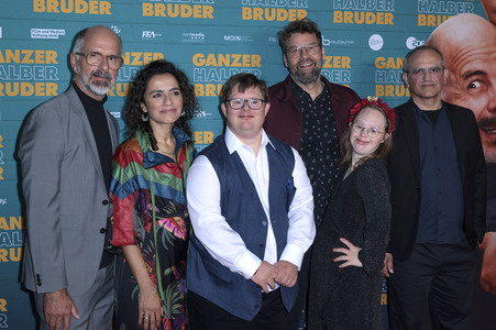 Filmpremiere 'Ganzer halber Bruder' in Köln