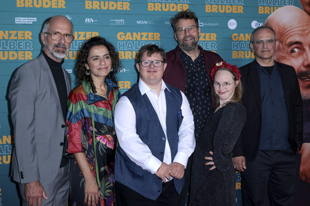 Filmpremiere 'Ganzer halber Bruder' in Köln