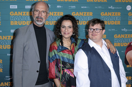 Filmpremiere 'Ganzer halber Bruder' in Köln