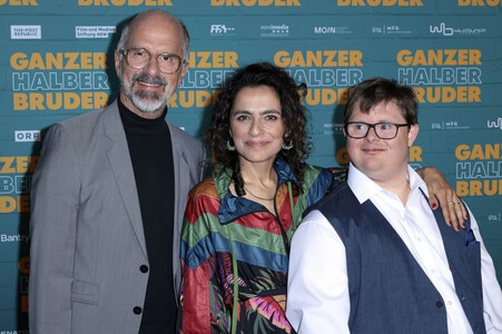 Filmpremiere 'Ganzer halber Bruder' in Köln