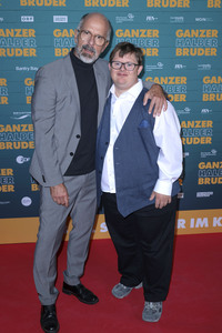 Filmpremiere 'Ganzer halber Bruder' in Köln