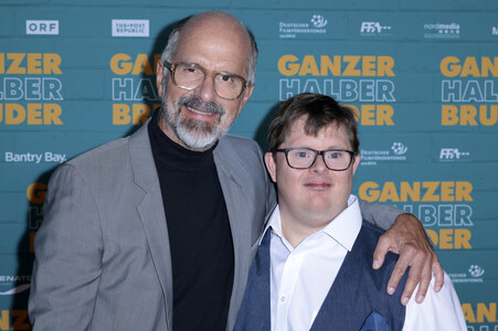 Filmpremiere 'Ganzer halber Bruder' in Köln