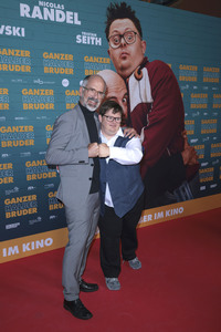 Filmpremiere 'Ganzer halber Bruder' in Köln