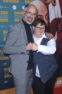 Filmpremiere 'Ganzer halber Bruder' in Köln