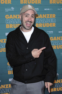 Filmpremiere 'Ganzer halber Bruder' in Köln