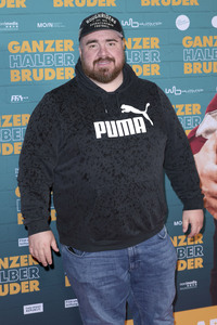 Filmpremiere 'Ganzer halber Bruder' in Köln