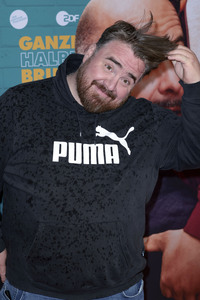 Filmpremiere 'Ganzer halber Bruder' in Köln