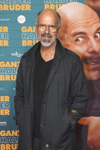 Filmpremiere 'Ganzer halber Bruder' in Hannover