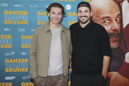 Filmpremiere 'Ganzer halber Bruder' in Hamburg