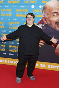 Filmpremiere 'Ganzer halber Bruder' in Hamburg