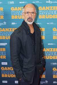 Filmpremiere 'Ganzer halber Bruder' in Hamburg