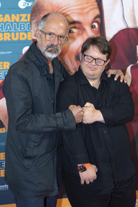 Filmpremiere 'Ganzer halber Bruder' in Hamburg