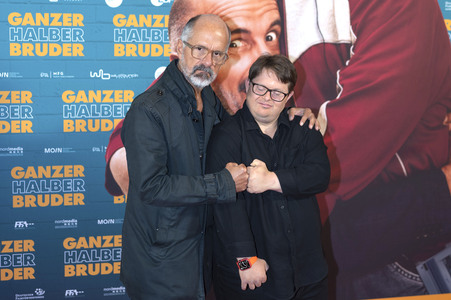 Filmpremiere 'Ganzer halber Bruder' in Hamburg