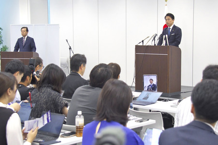Pressekonferenz mit Shinjiro Koizumi zur Kandidatur bei den Präsidentschaftswahlen in Tokio