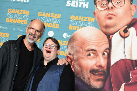 Filmpremiere 'Ganzer halber Bruder' in Hannover