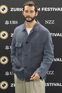 Filmpremiere 'Twinless',  Zurich Film Festival 2025