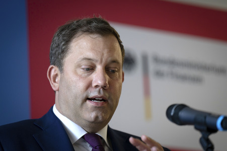 Pressestatement von Lars Klingbeil in Berlin