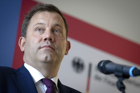 Pressestatement von Lars Klingbeil in Berlin