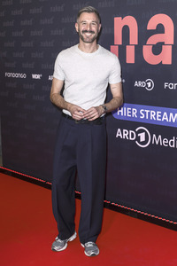 Serienpremiere 'Naked' in Köln