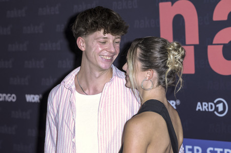 Serienpremiere 'Naked' in Köln