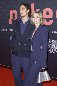 Serienpremiere 'Naked' in Köln