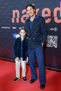 Serienpremiere 'Naked' in Köln