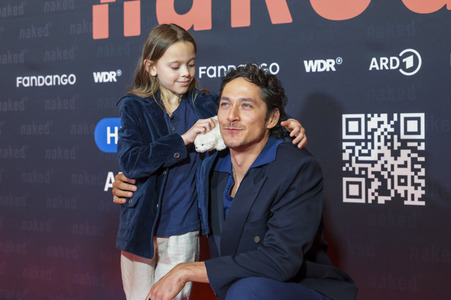 Serienpremiere 'Naked' in Köln