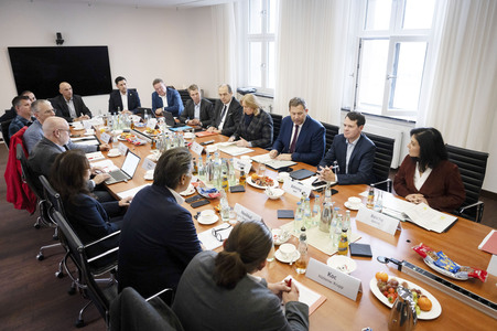 Stahlgespräch mit Betriebsräten und Gewerkschaften in Berlin