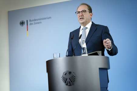 Pressestatement von Alexander Dobrindt zu Beschlüssen des Bundeskabinetts in Berlin