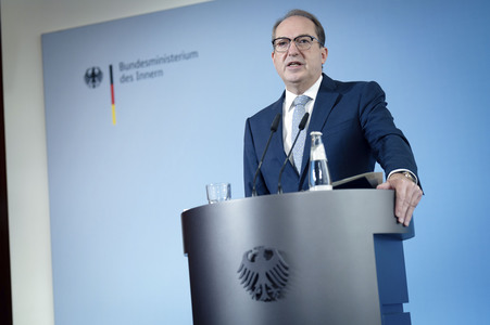 Pressestatement von Alexander Dobrindt zu Beschlüssen des Bundeskabinetts in Berlin