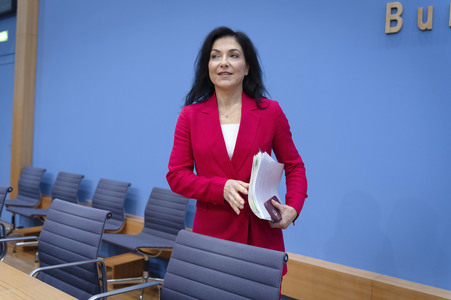 Bundespressekonferenz 'Vorstellung der Herbstprojektion 2025 der Bundesregierung' in Berlin