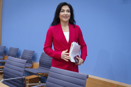 Bundespressekonferenz 'Vorstellung der Herbstprojektion 2025 der Bundesregierung' in Berlin