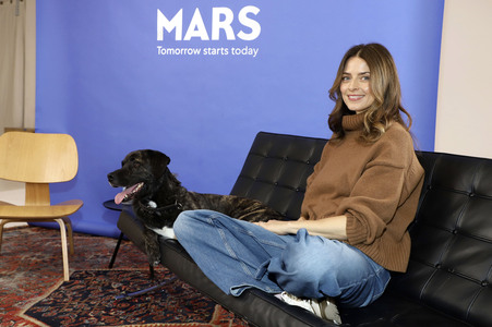 Fototermin mit Eva Padberg zum Welthundetag in Hamburg