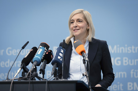 Pressestatement von Nina Warken in Berlin