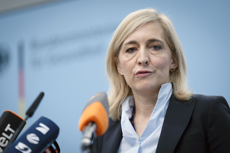 Pressestatement von Nina Warken in Berlin