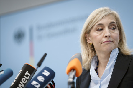 Pressestatement von Nina Warken in Berlin