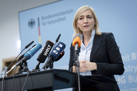 Pressestatement von Nina Warken in Berlin