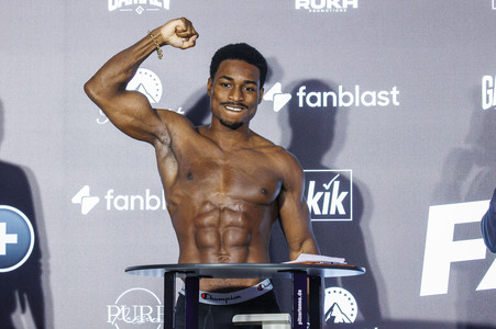 Wiegen zum Boxevent 'Fame Fighting 3' in Essen