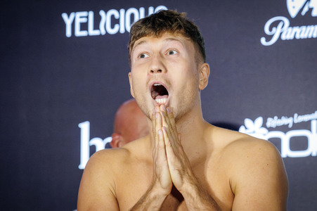 Wiegen zum Boxevent 'Fame Fighting 3' in Essen