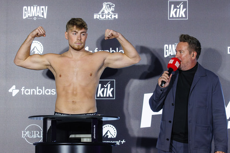 Wiegen zum Boxevent 'Fame Fighting 3' in Essen